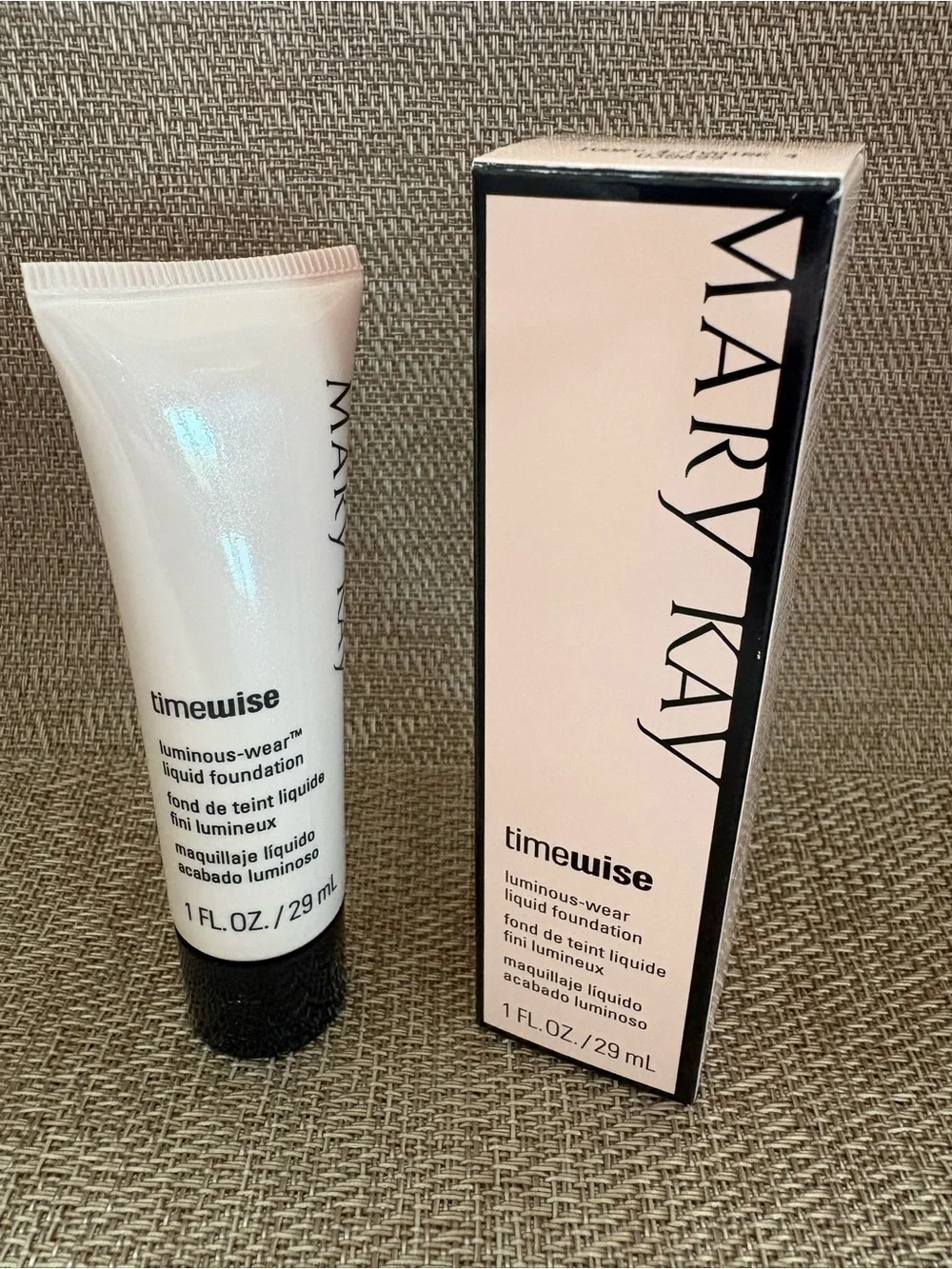 Mary Kay Timewise Luminous-Wear Liquid Foundation Ivory 4 (038699) New In Box